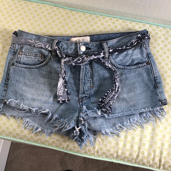 Free people jean shorts - Picture 2 of 4